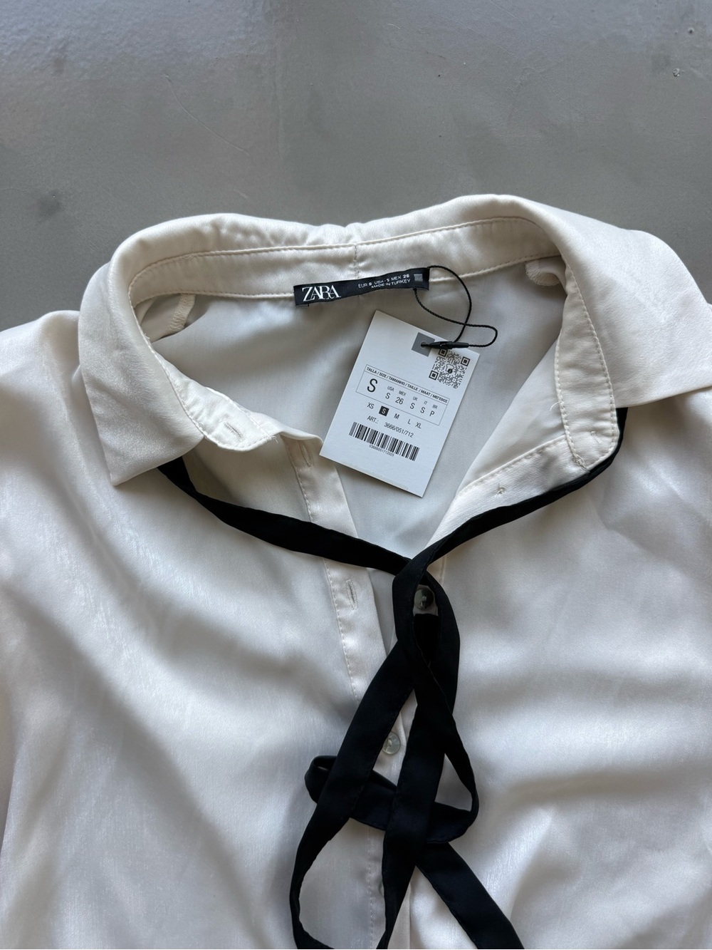NWT Zara Cream Bow-Tie Blouse - Picture 2 of 3